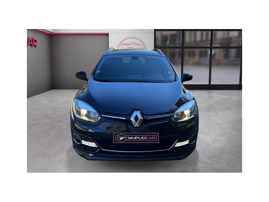 RENAULT d'occasion MEGANE III 1.2 TCE 130 BOSE ESTATE EDC AUTO de