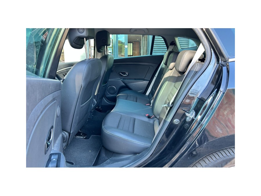 RENAULT d'occasion MEGANE III 1.2 TCE 130 BOSE ESTATE EDC AUTO de