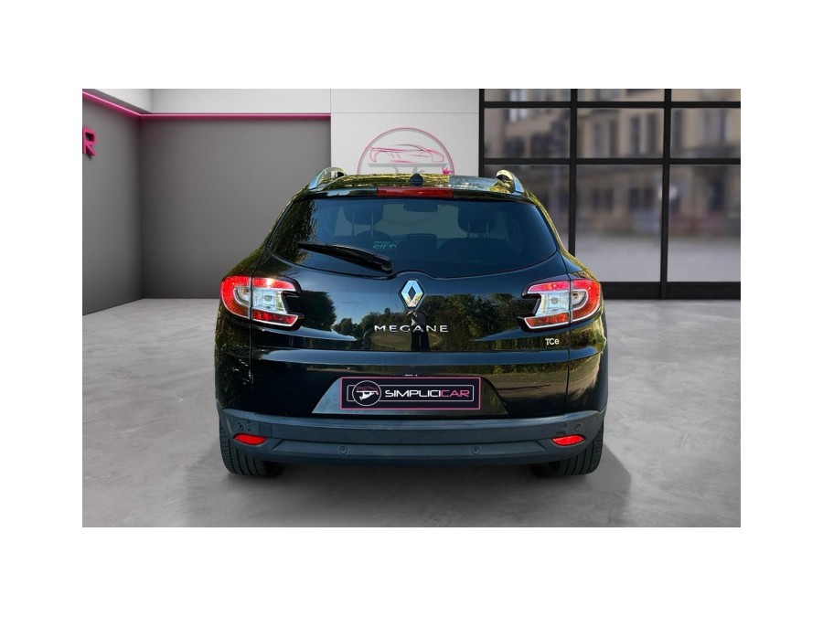 RENAULT d'occasion MEGANE III 1.2 TCE 130 BOSE ESTATE EDC AUTO de