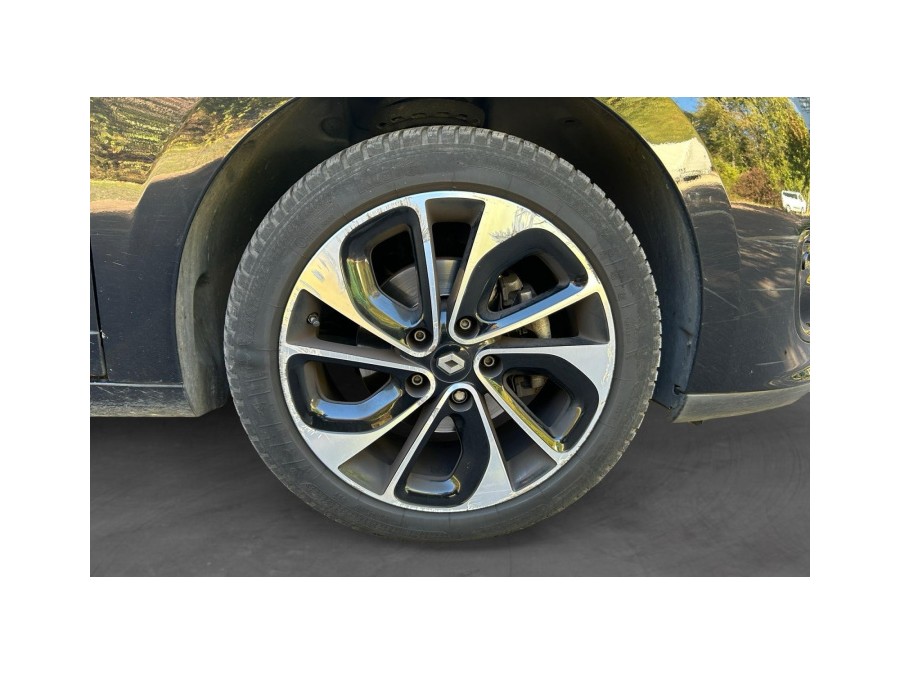 RENAULT d'occasion MEGANE III 1.2 TCE 130 BOSE ESTATE EDC AUTO de