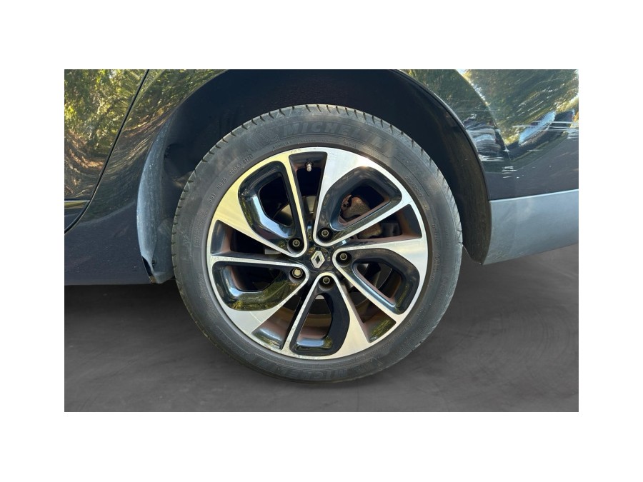 RENAULT d'occasion MEGANE III 1.2 TCE 130 BOSE ESTATE EDC AUTO de