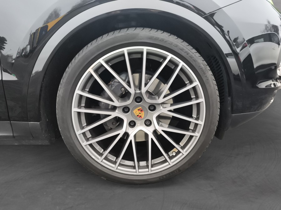 PORSCHE d'occasion CAYENNE Cayenne Hybride de 2022 Caen (14)﻿