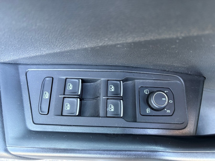 VOLKSWAGEN d'occasion T-ROC 1.5 TSI 150 LOUNGE R-LINE de 2019 Salon