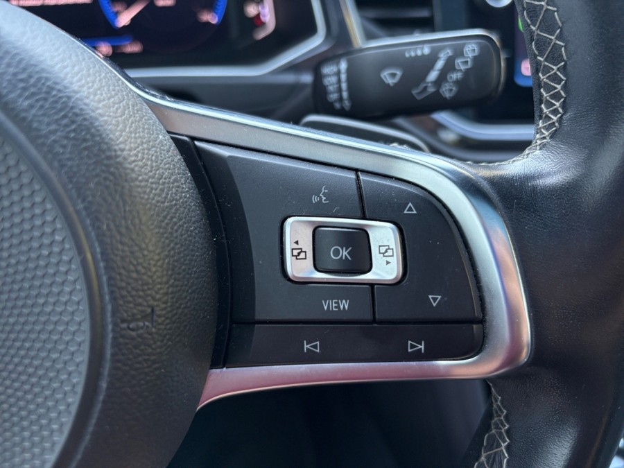 VOLKSWAGEN d'occasion T-ROC 1.5 TSI 150 LOUNGE R-LINE de 2019 Salon