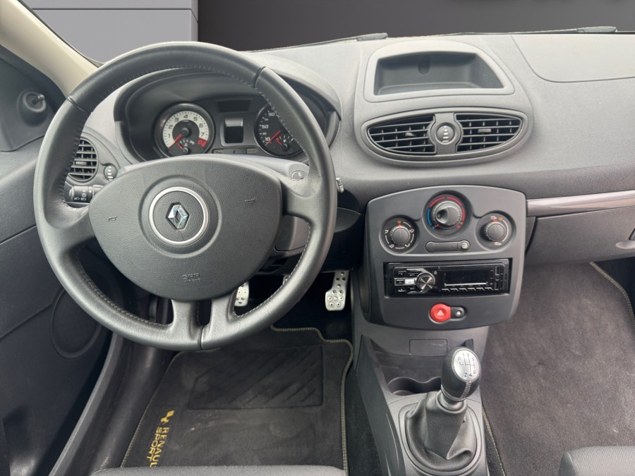 RENAULT d'occasion CLIO RENAULT SPORT CUP 09 2.0 16V de 2012 Saint
