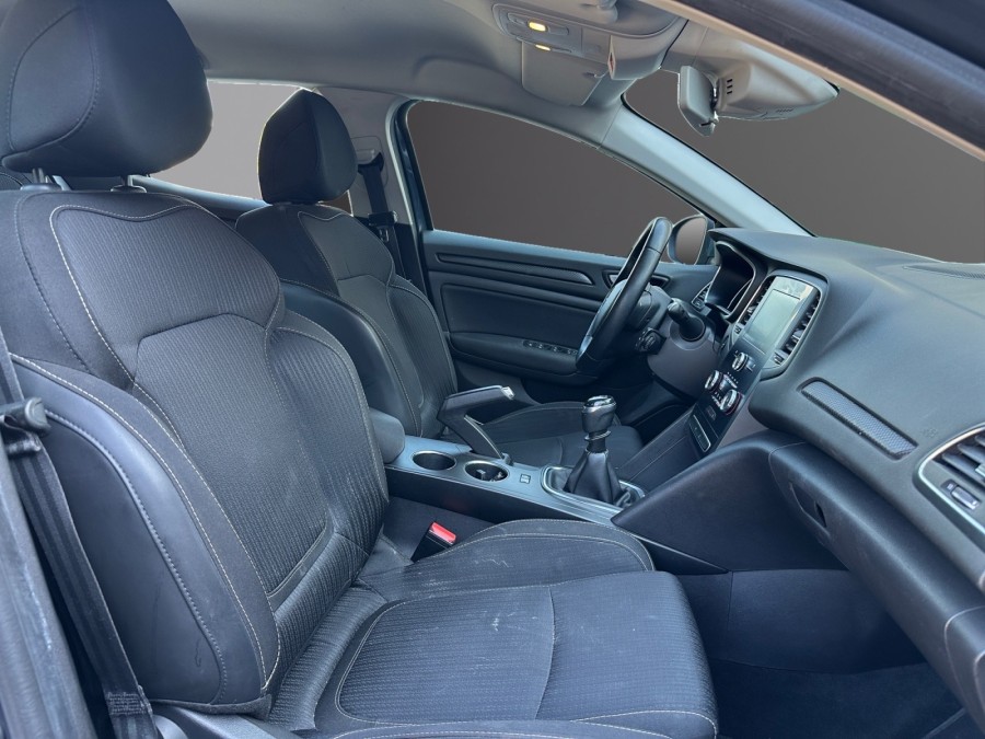 RENAULT d'occasion MEGANE IV 1.5 BLUE DCI 115 BUSINESS de 2020 Salon