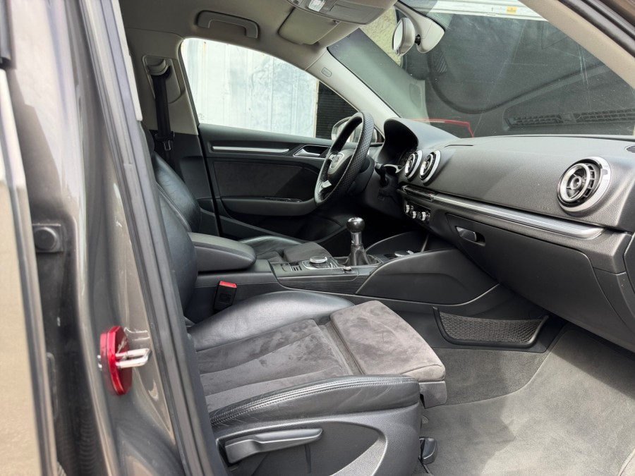 AUDI d'occasion A3 1.6 TDI 110ch FAP S line de 2014 Brest (29)﻿