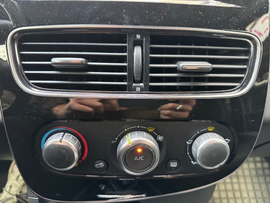 RENAULT d'occasion CLIO 1.5 DCI 90 Business EDC de 2017 Montreuil