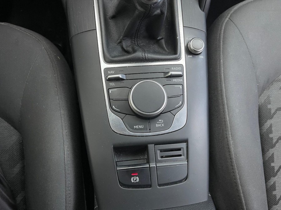 AUDI d'occasion A3 SPORTBACK 1.6 TDI 105 ATTRACTION de 2014 La Flèche