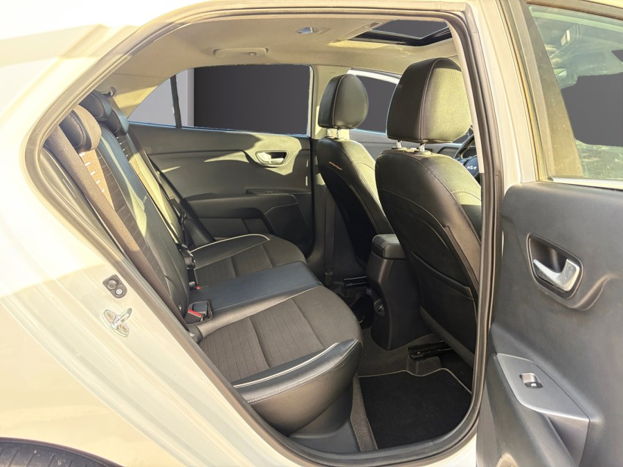 KIA d'occasion RIO 1 TGDI 120 GT LINE de 2022 Reunion (97)﻿