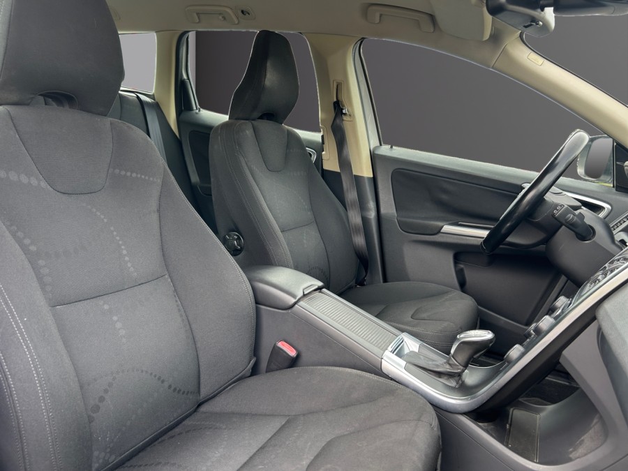 VOLVO d'occasion XC60 D3 AWD 163ch Kinetic Geartronic de 2013 Méry