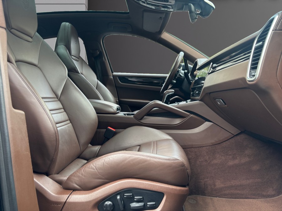 PORSCHE d'occasion CAYENNE 3.0 V6 E-HYBRID de 2021 Montreuil (93)﻿