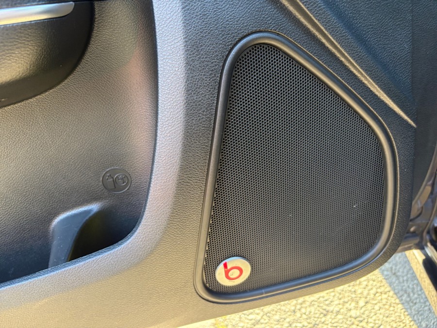 CHRYSLER d'occasion 300C 5.7 Hemi V8 de 2017 Caen (14)﻿