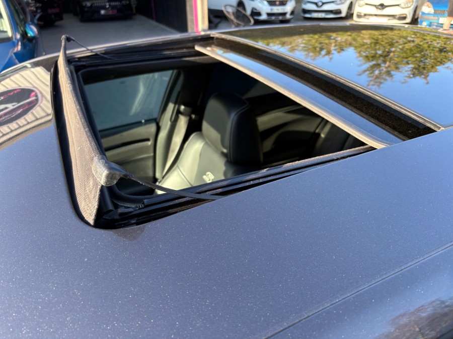 CHRYSLER d'occasion 300C 5.7 Hemi V8 de 2017 Caen (14)﻿