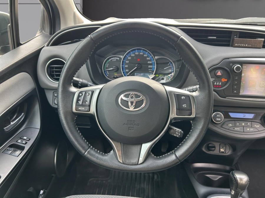 TOYOTA d'occasion YARIS 100H DYNAMIC BUSINESS de 2016 Nord Isère (38)﻿