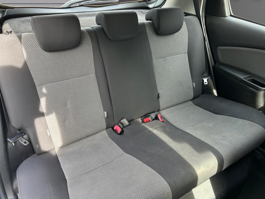 TOYOTA d'occasion YARIS 100H DYNAMIC BUSINESS de 2016 Nord Isère (38)﻿