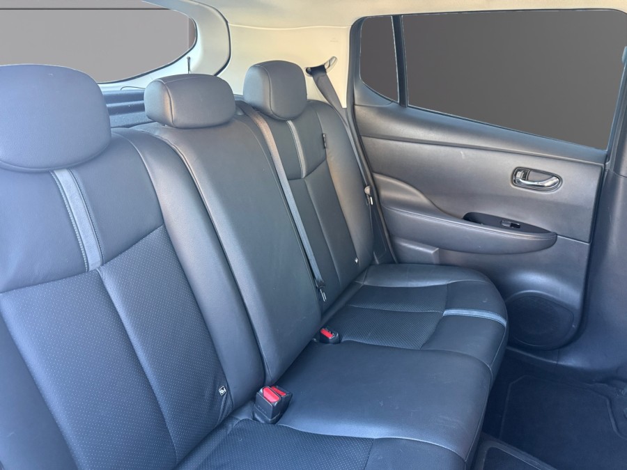 NISSAN d'occasion LEAF ELECTRIQUE 40 KWH TEKNA de 2019 Andrezieux