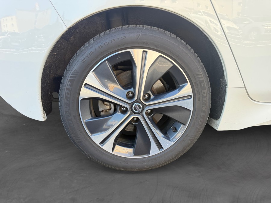 NISSAN d'occasion LEAF ELECTRIQUE 40 KWH TEKNA de 2019 Andrezieux