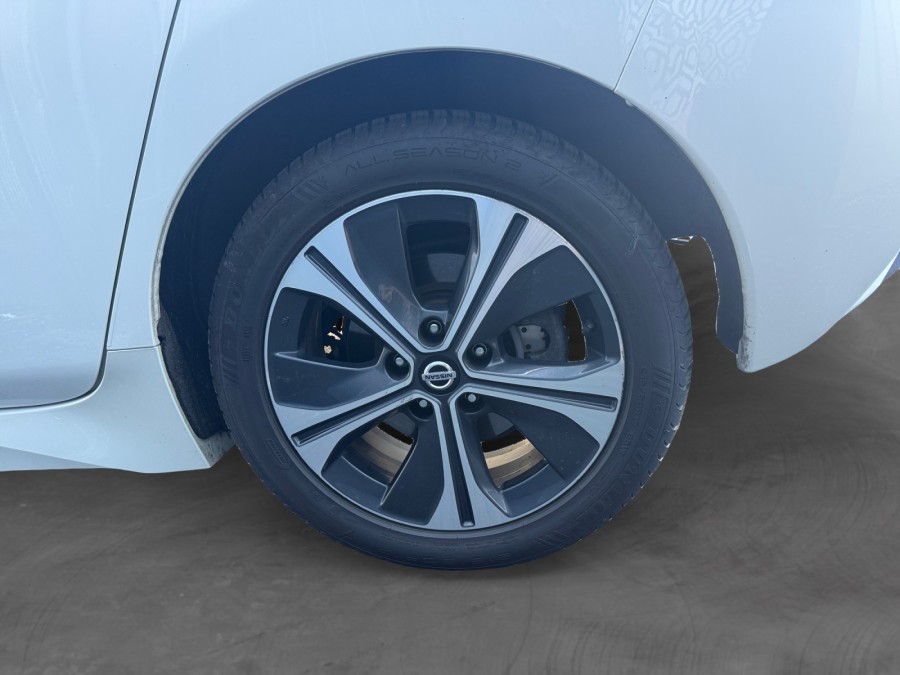 NISSAN d'occasion LEAF ELECTRIQUE 40 KWH TEKNA de 2019 Andrezieux