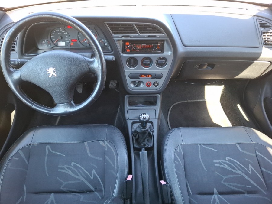 PEUGEOT d'occasion 306 PEUGEOT 306 1.6i SAINT TROPEZ de 1998 Le Puy