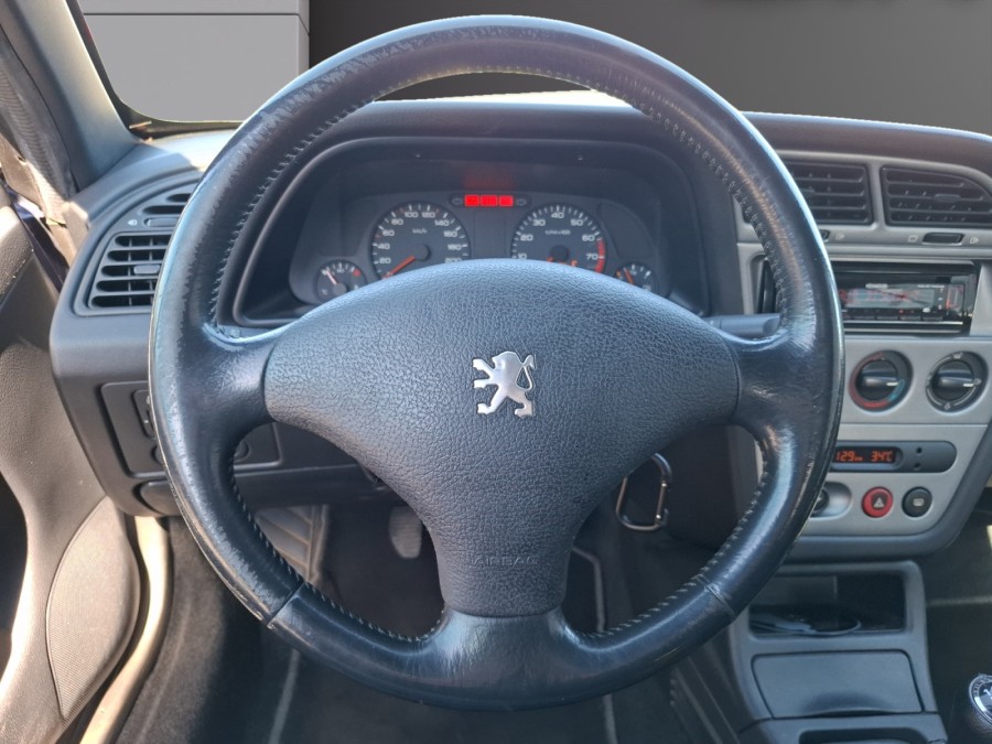 PEUGEOT d'occasion 306 PEUGEOT 306 1.6i SAINT TROPEZ de 1998 Le Puy