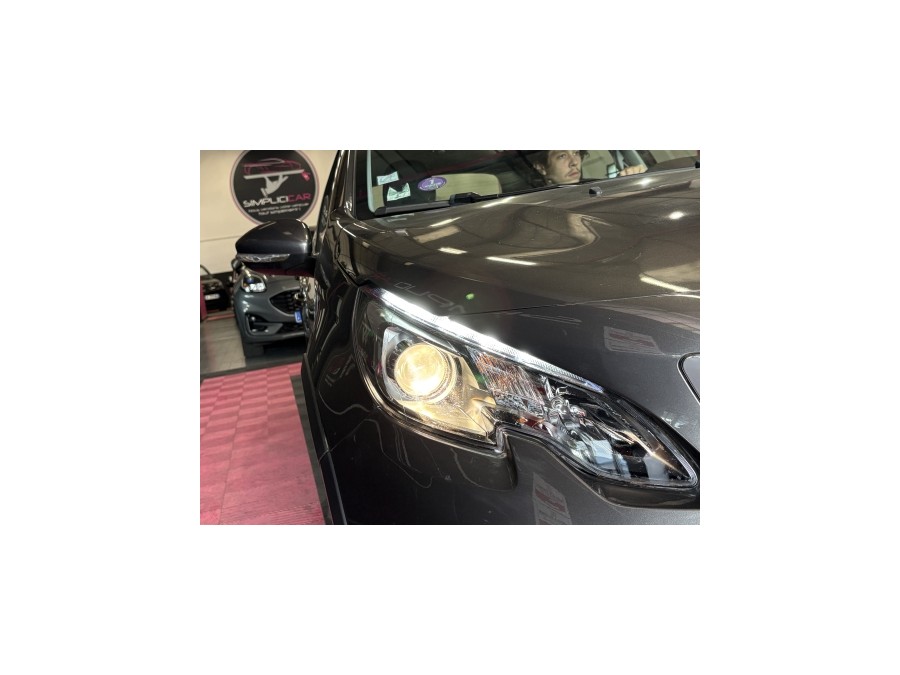 PEUGEOT d'occasion 2008 1.2 PURETECH 110 ALLURE EAT6 AUTO de 2018 Aix