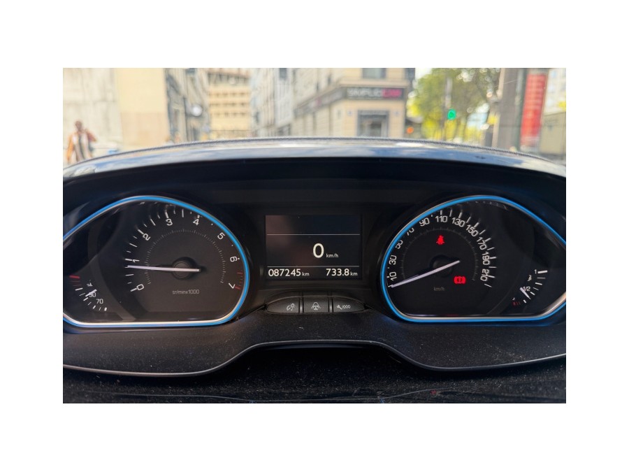 PEUGEOT d'occasion 2008 1.2 VTI 82 PURETECH ALLURE de 2017 Paris 17