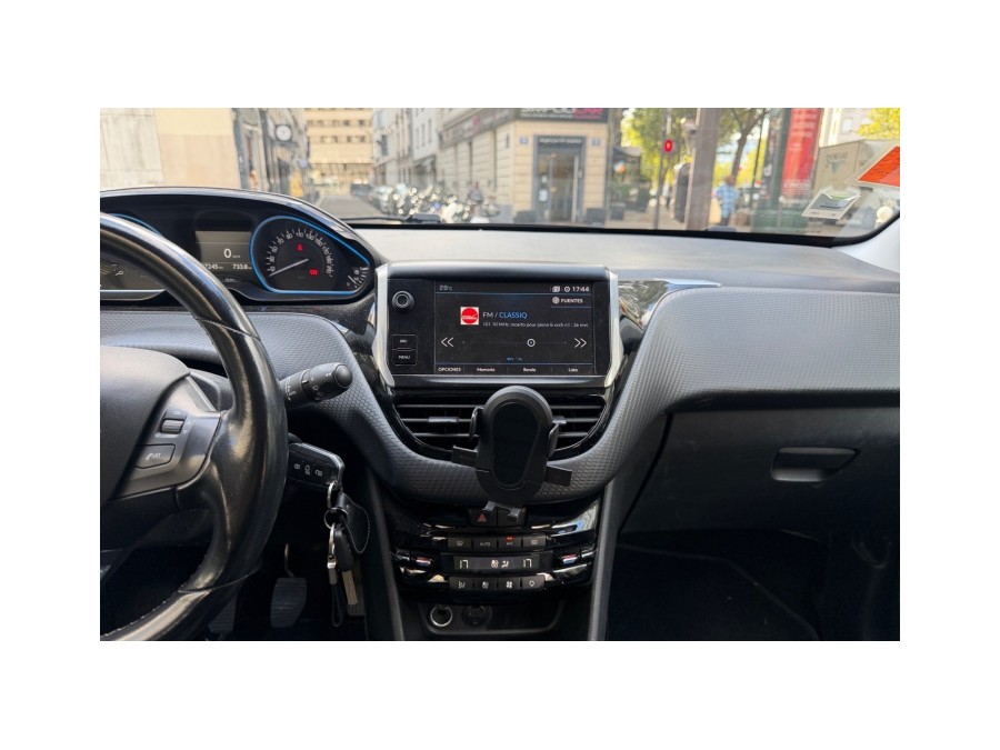 PEUGEOT d'occasion 2008 1.2 VTI 82 PURETECH ALLURE de 2017 Paris 17