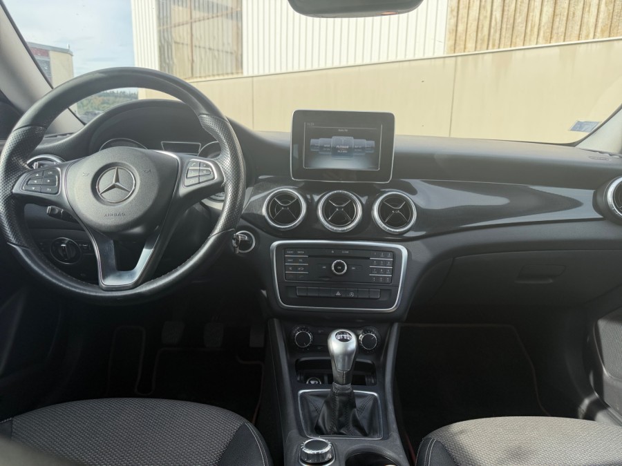 MERCEDES d'occasion CLA 180 Fascination de 2014 Pontarlier (25)﻿