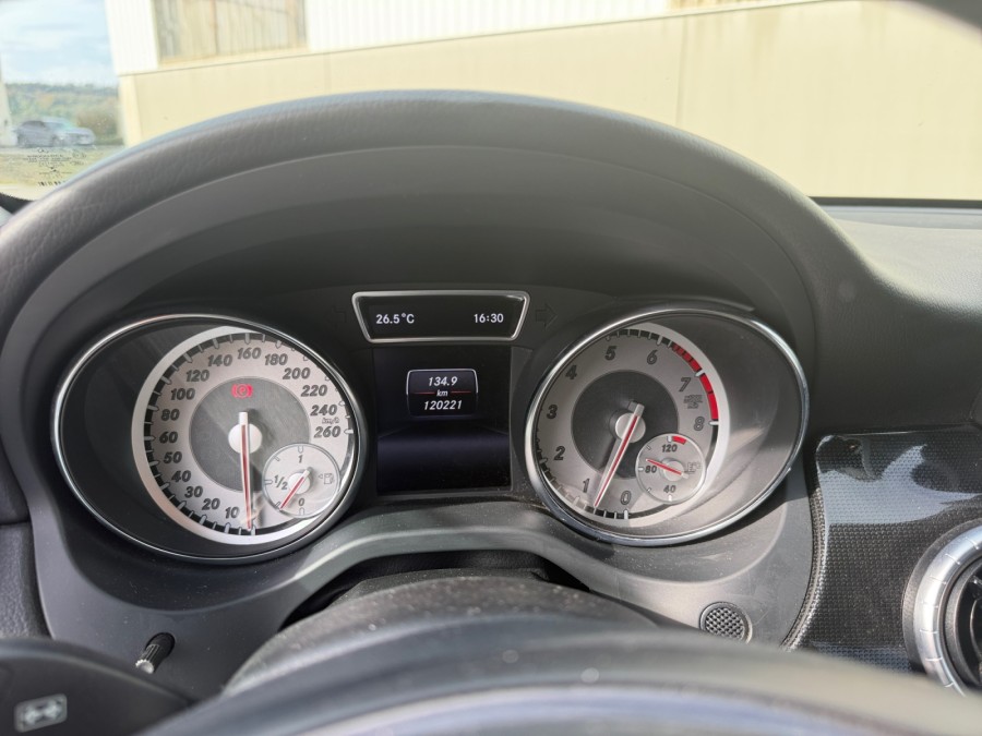 MERCEDES d'occasion CLA 180 Fascination de 2014 Pontarlier (25)﻿
