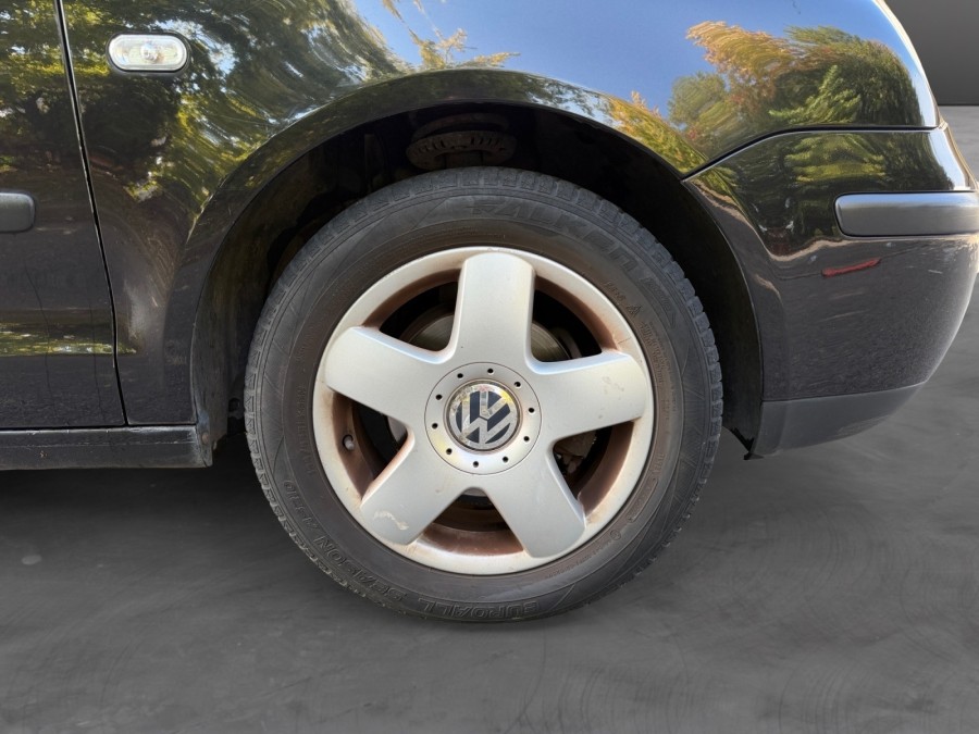 VOLKSWAGEN d'occasion POLO 1.2 12V 65 TREND de 2004 Saint Maximin