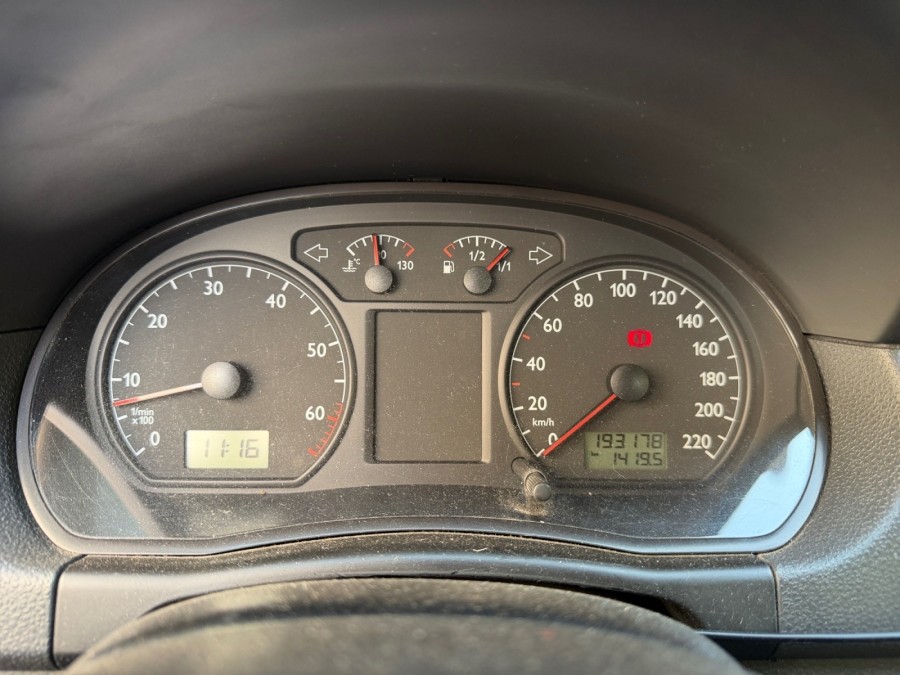 VOLKSWAGEN d'occasion POLO 1.2 12V 65 TREND de 2004 Saint Maximin