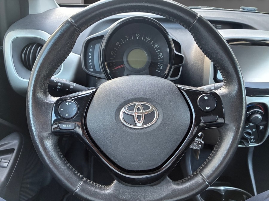 TOYOTA d'occasion AYGO 1.0 VVT-i 69ch x-play 3p de 2018 Nice (06)﻿