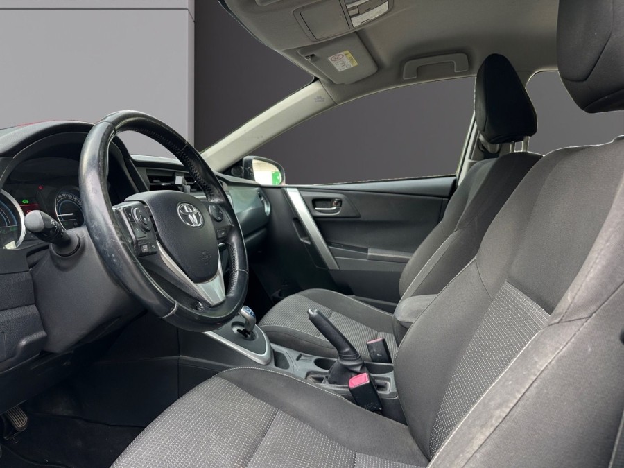 TOYOTA d'occasion AURIS 136H de 2014 Salon de Provence (13)﻿
