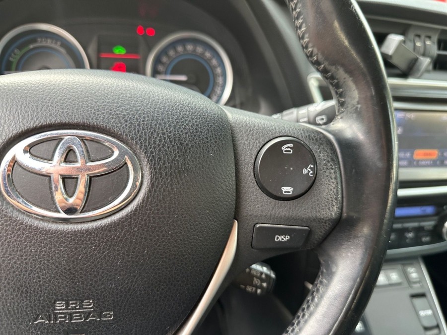 TOYOTA d'occasion AURIS 136H de 2014 Salon de Provence (13)﻿