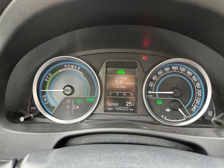 TOYOTA d'occasion AURIS 136H de 2014 Salon de Provence (13)﻿