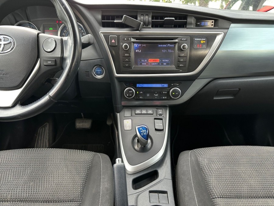 TOYOTA d'occasion AURIS 136H de 2014 Salon de Provence (13)﻿
