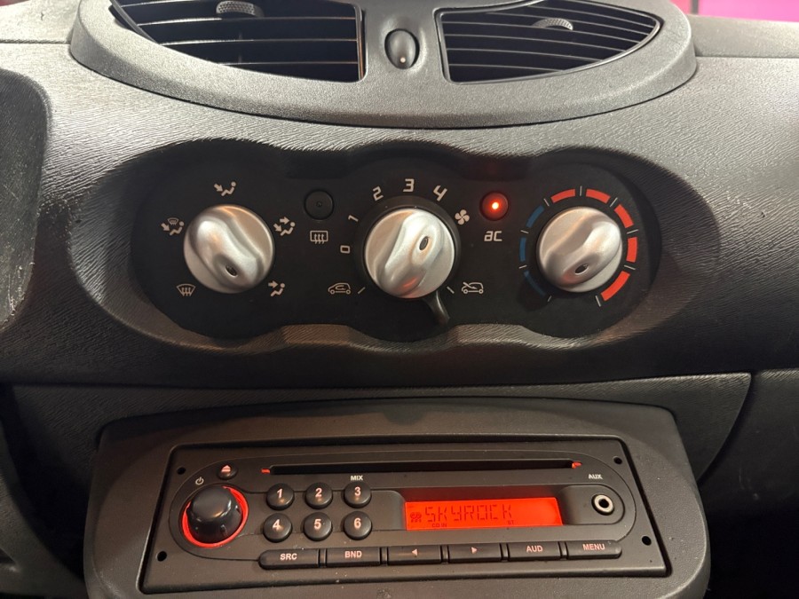 RENAULT d'occasion TWINGO II 1.5 DCI 75 AUTHENTIQUE de 2011 Arras