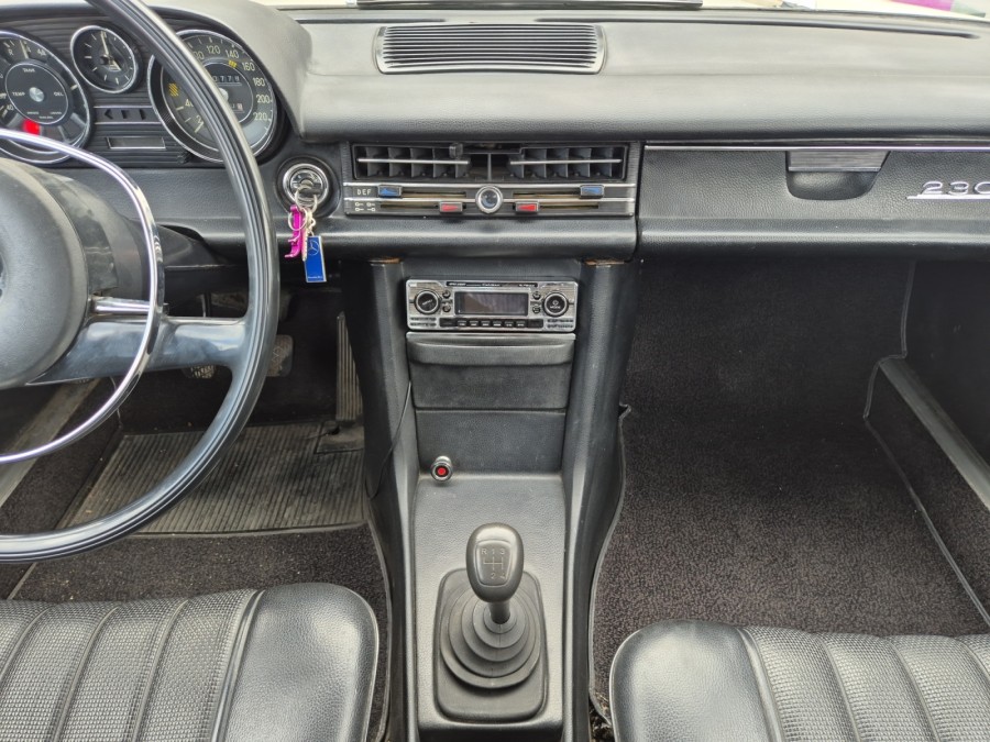 MERCEDES d'occasion 230 230 de 1972 Valence (26)﻿