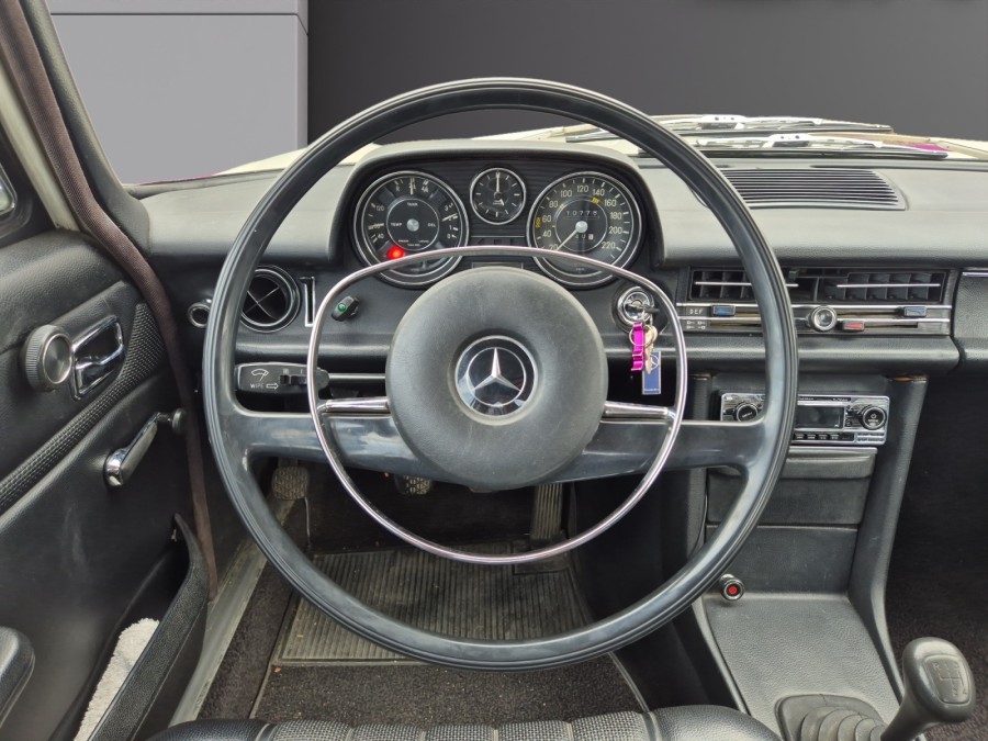 MERCEDES d'occasion 230 230 de 1972 Valence (26)﻿