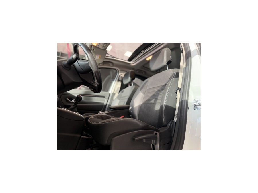 RENAULT d'occasion SCENIC III RENAULT SCENIC III 1.6 DCI 130ch BOSE