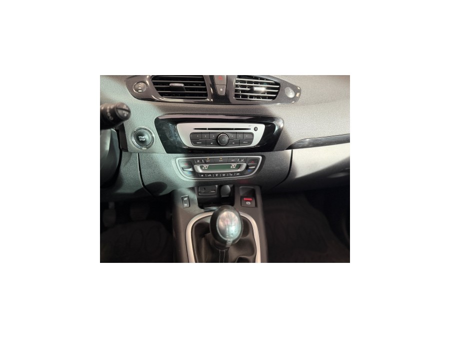 RENAULT d'occasion SCENIC III RENAULT SCENIC III 1.6 DCI 130ch BOSE