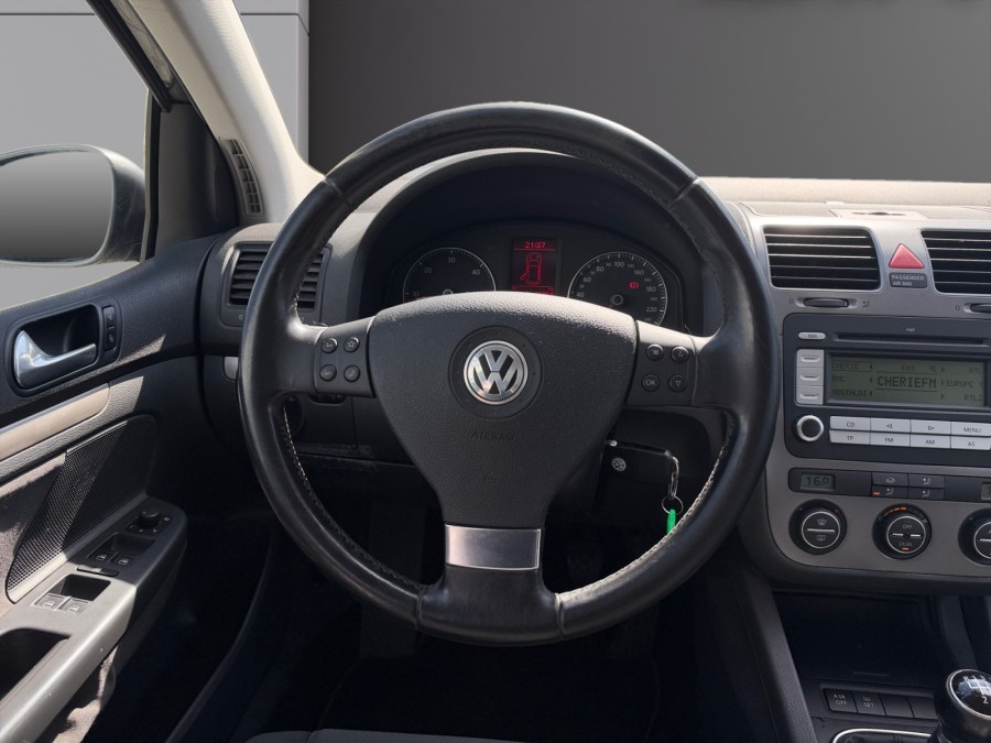 VOLKSWAGEN d'occasion GOLF 1.9 TDI 105ch BlueMotion DPF Confortline