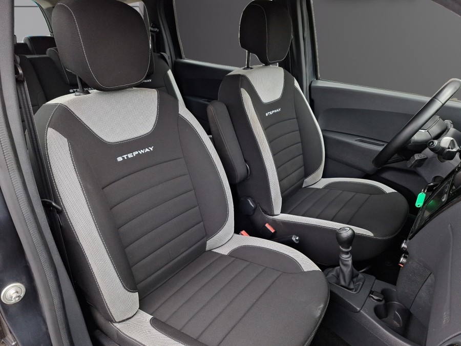 DACIA d'occasion LODGY 1.3 TCe 130ch Stepway 7 places de 2020 Le Puy