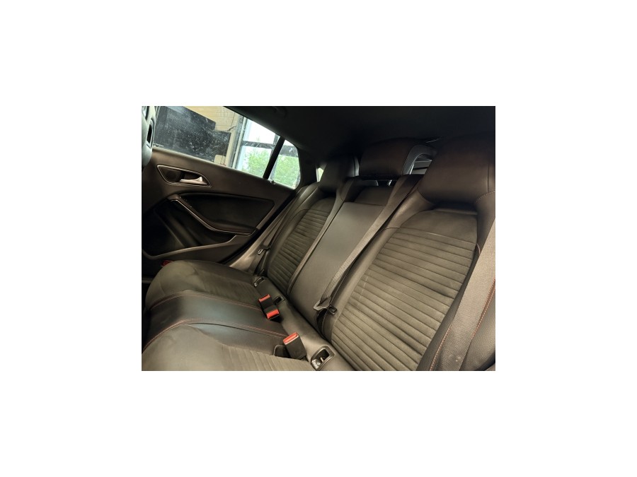 MERCEDES d'occasion CLA SHOOTING BRAKE 220 D STARLIGHT EDITION AUTO