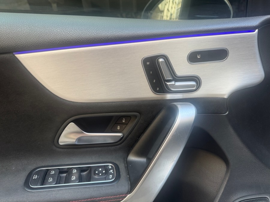 MERCEDES d'occasion CLASSE A 180 D AMG LINE AUTO de 2018 Paris 15