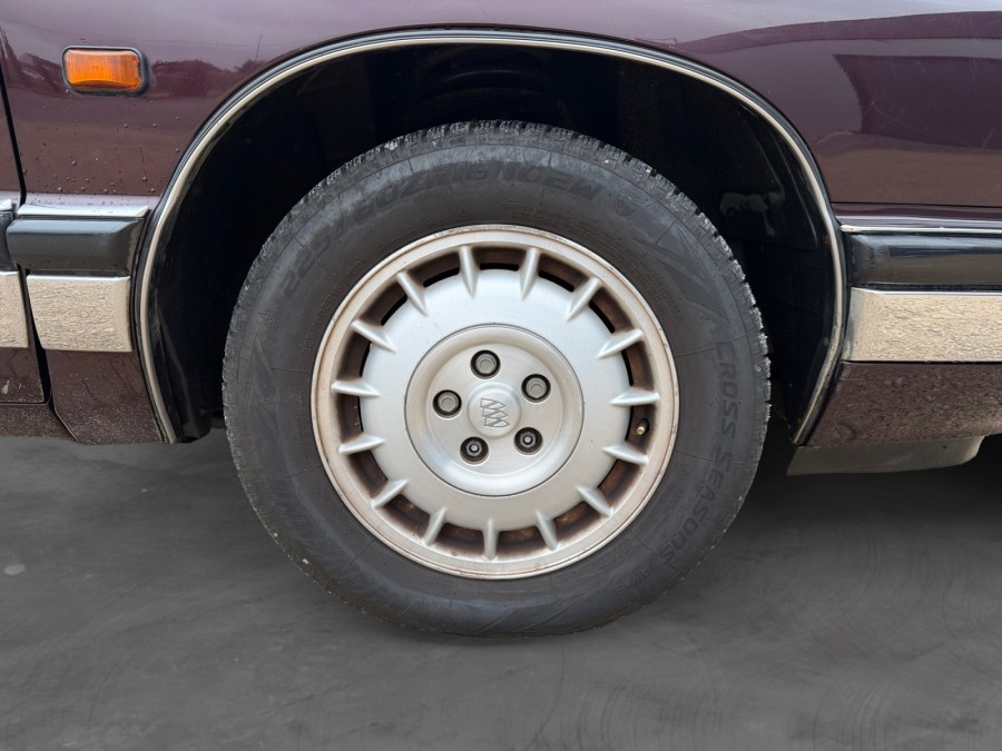 BUICK d'occasion PARKAVENUE V6 3.8 de 1994 Orleans (45)﻿