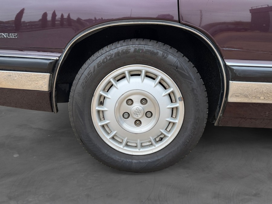 BUICK d'occasion PARKAVENUE V6 3.8 de 1994 Orleans (45)﻿