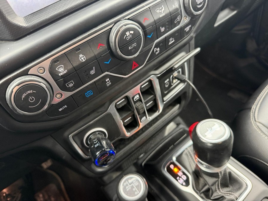 JEEP d'occasion WRANGLER 2.0 T 380ch 4xe First Edition Command-Trac