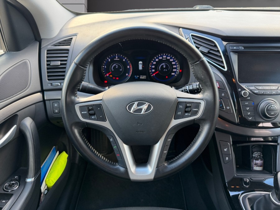 HYUNDAI d'occasion i40 1.7 CRDi136 PACK Premium de 2015 Orleans (45)﻿